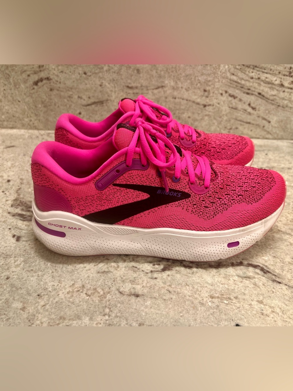 Brooks Women's Ghost Max Running Shoes - Bright Pink Size 8.5M